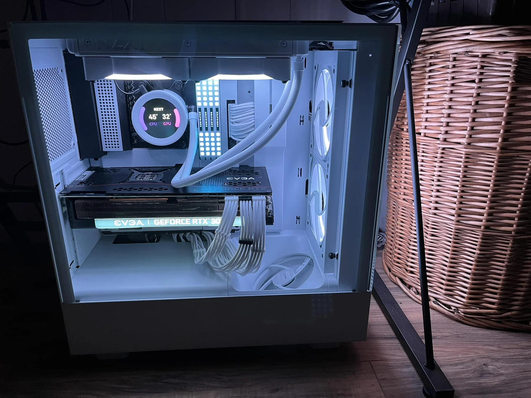 Montage PC gaming avec câblage soigné